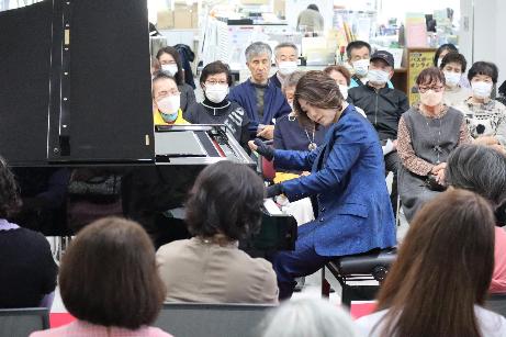 県民の日記念コンサートの様子